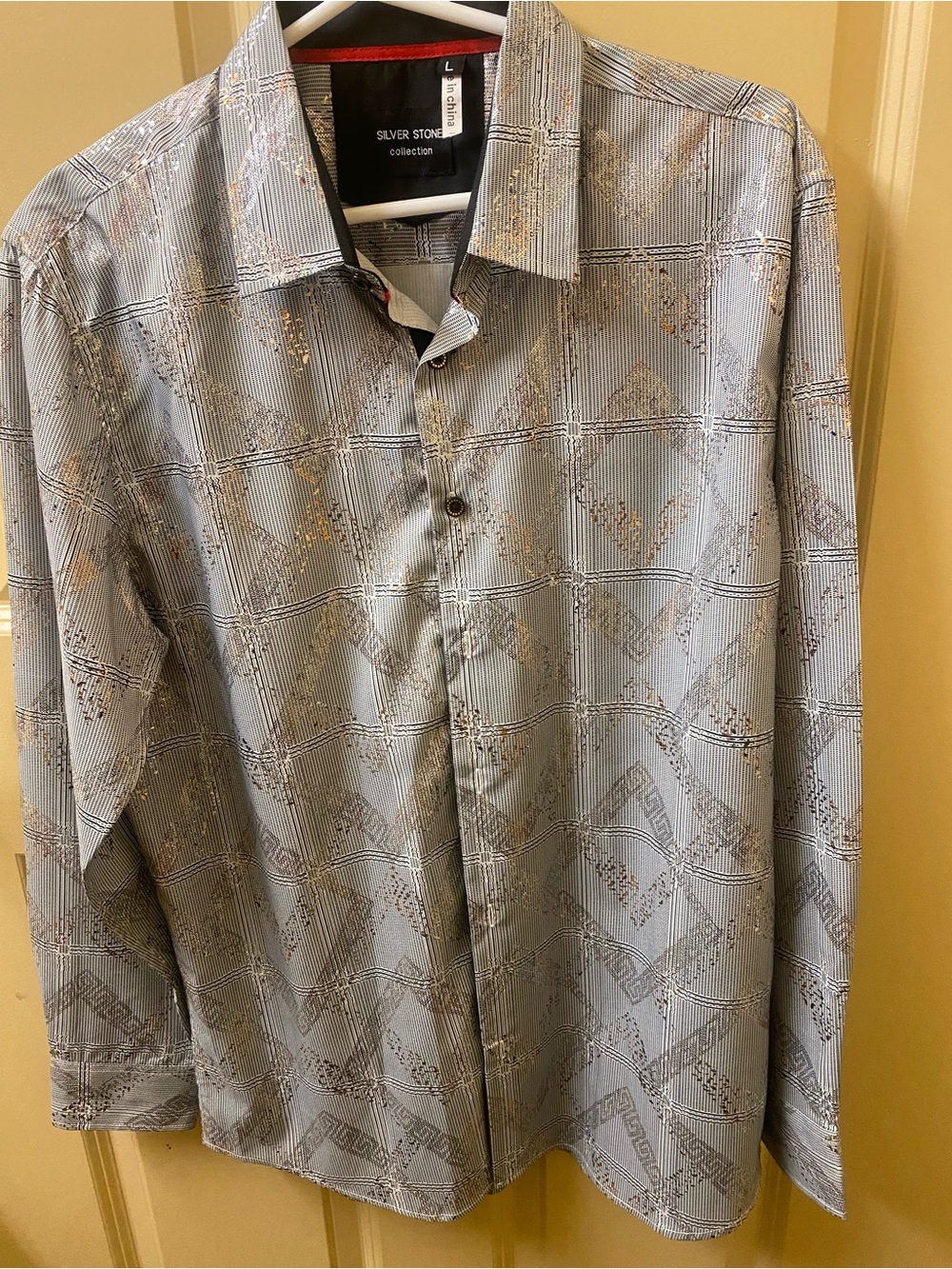 Silver Stone Men’s Light Gray Patterned Button-Down Shirt